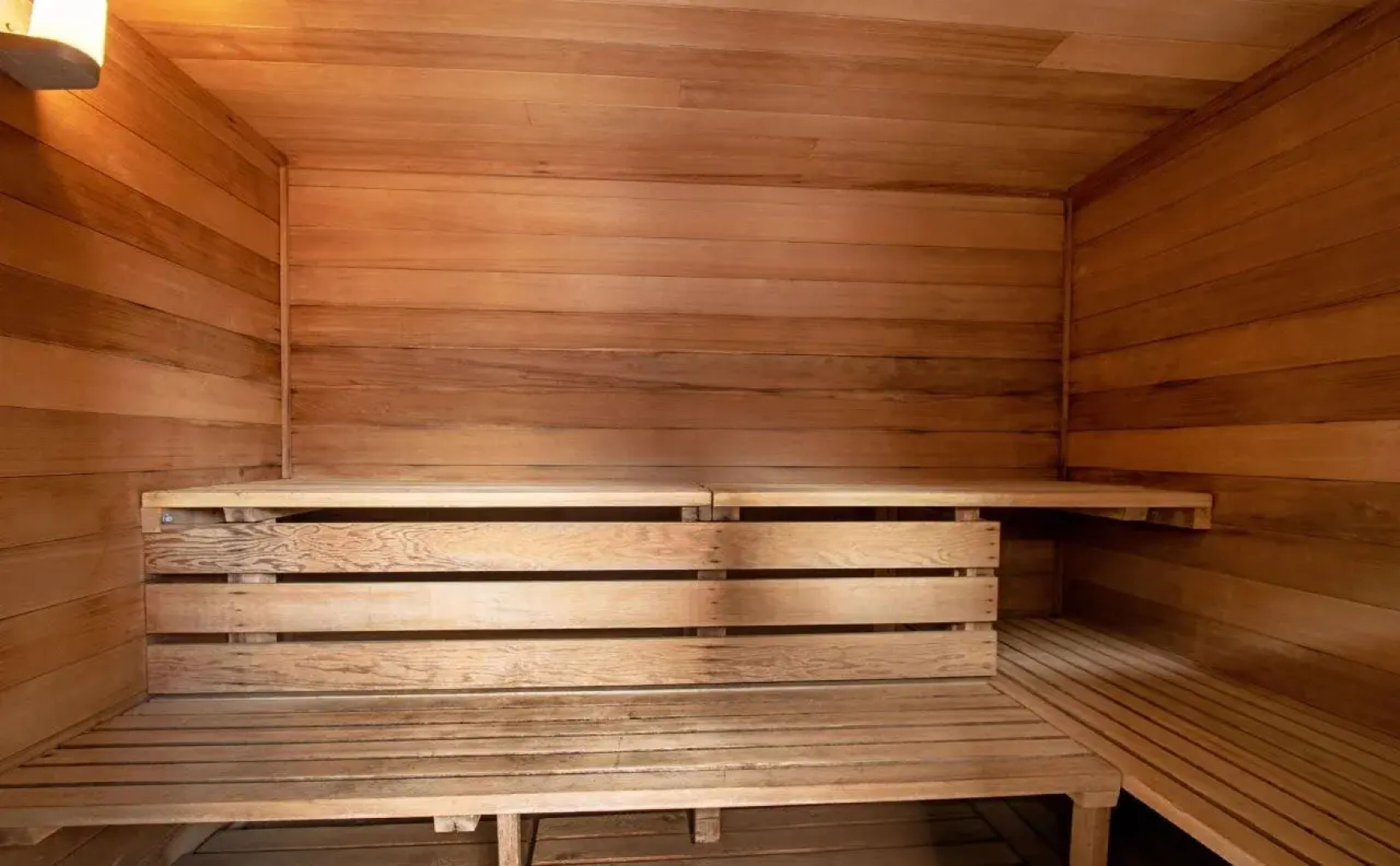 Red Roof Inn & Suites Monterey