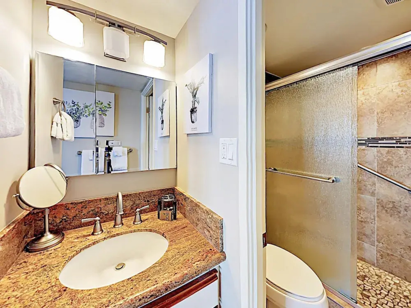 Lower Honoapiilani Condo Unit #404 2 Bedrooms 2 Bathrooms Condo