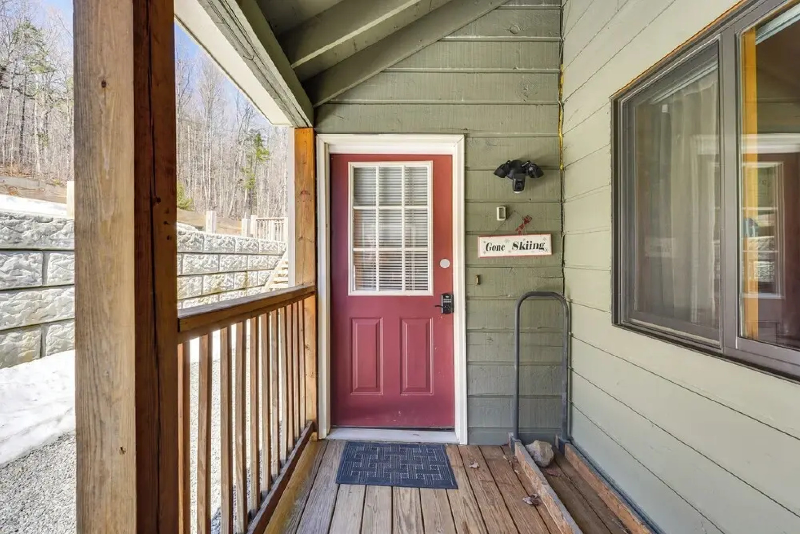 Relaxing Mountain Refuge: 4 Miles to Mt Snow!