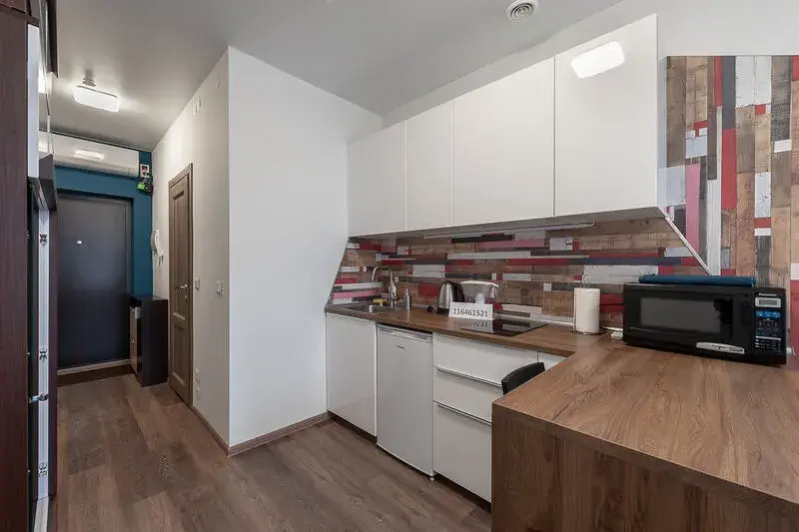 Apart House on Malysheva str., 42 a