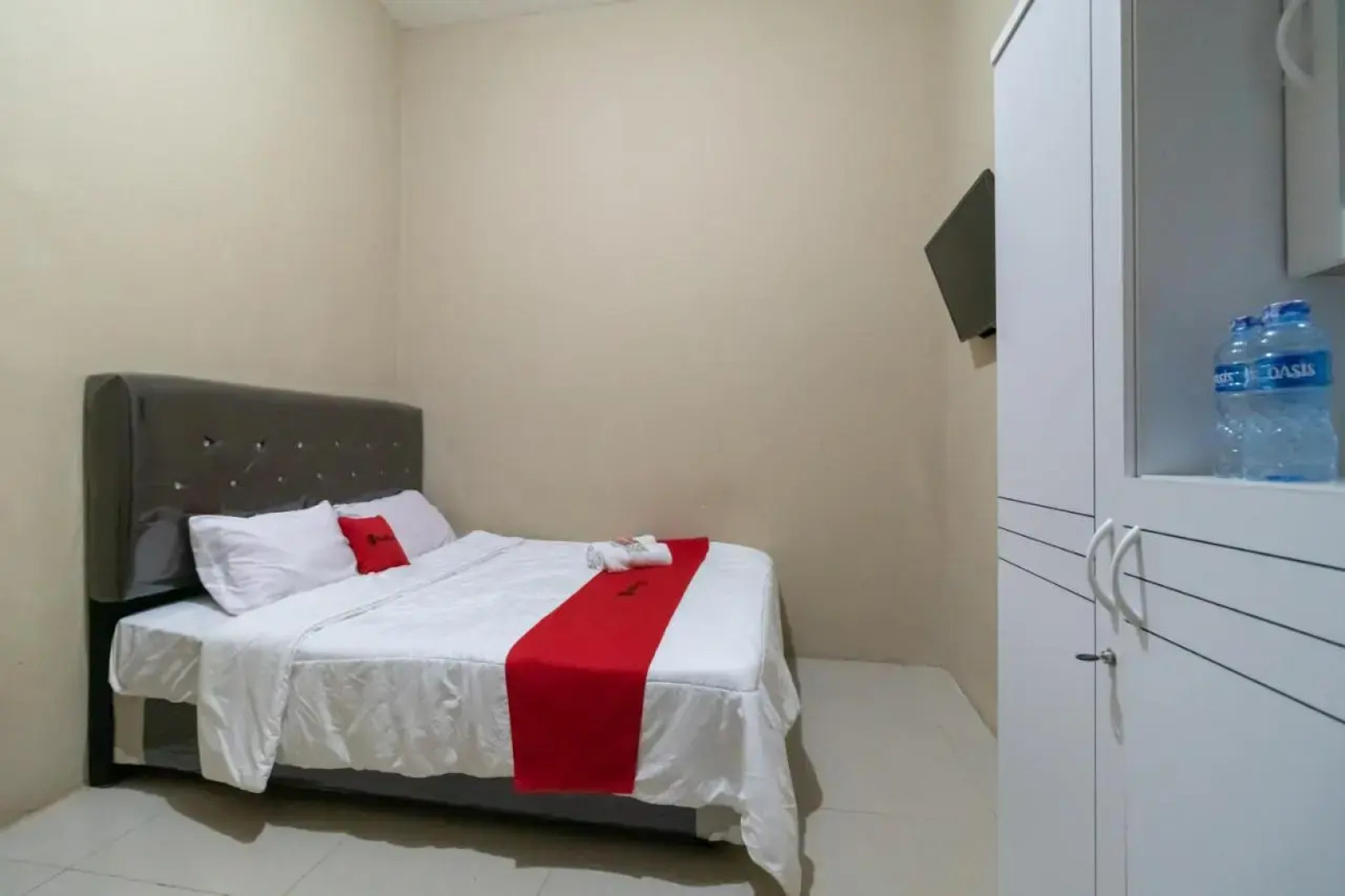 RedDoorz Plus near Palembang Trade Center 2