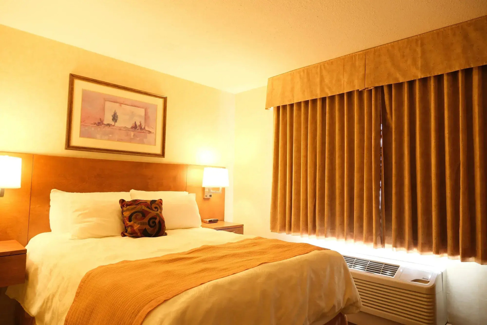 Rosslyn Inn and Suites