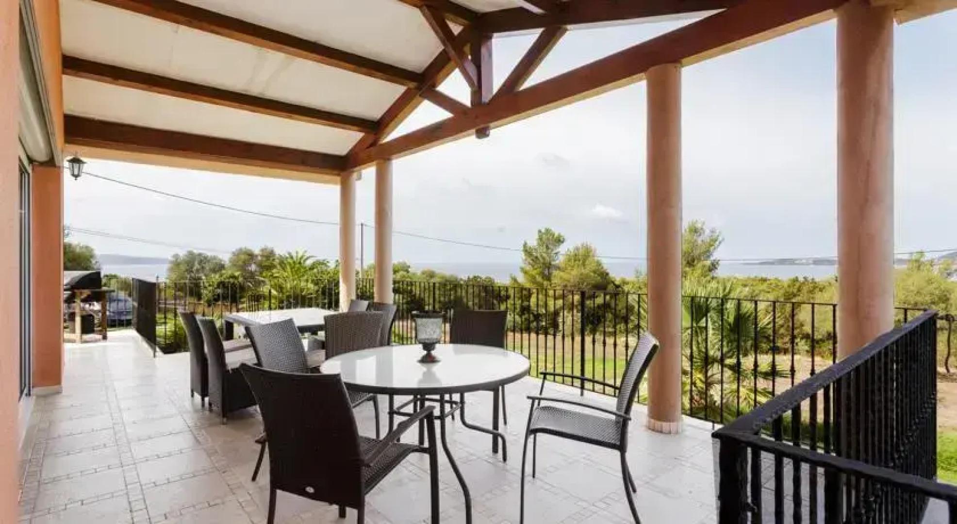 Squarebreak - Villa overlooking the sea