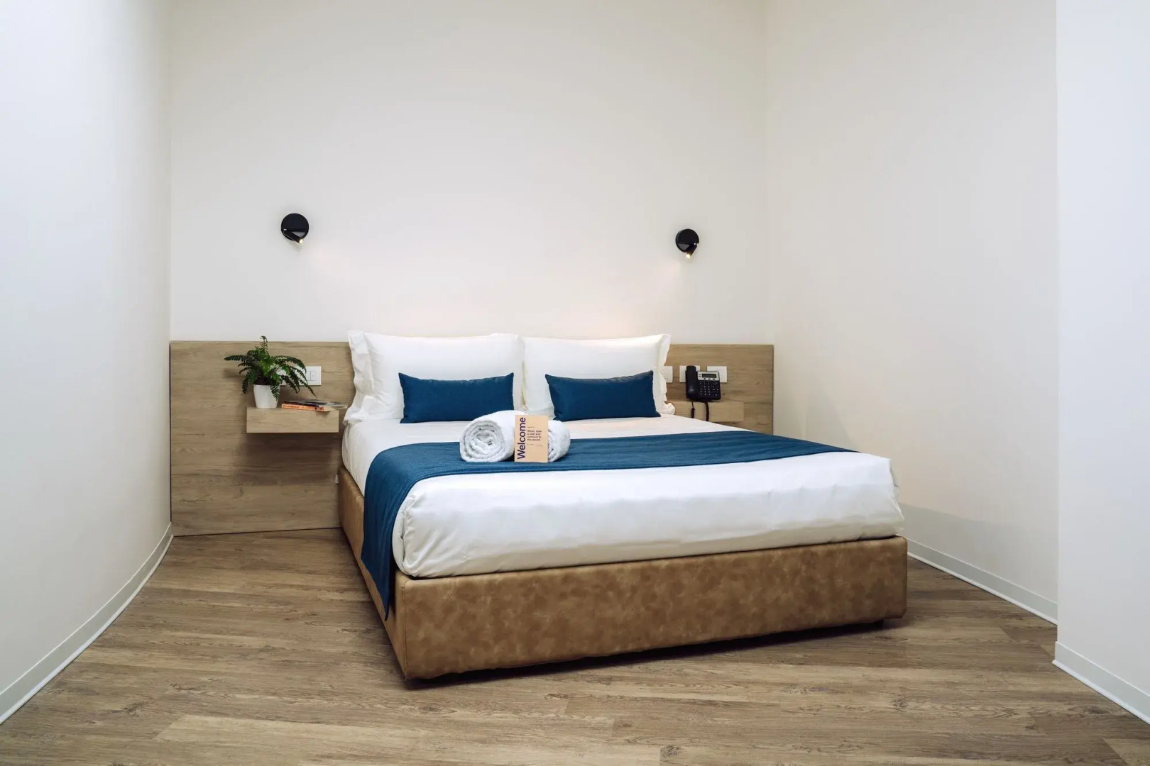 Air Rooms Rome Airport by HelloSky