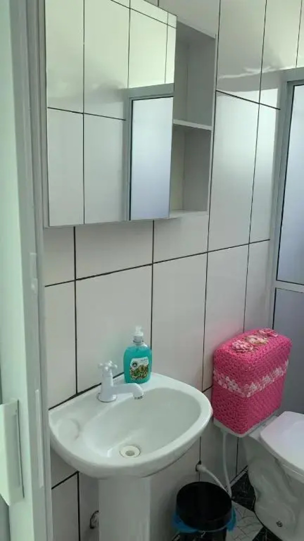 Casa, 1 quadra da praia.