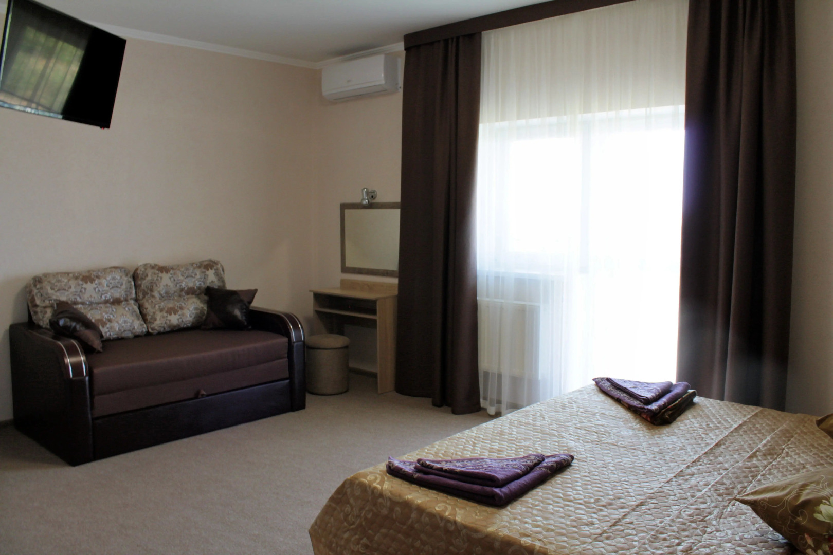 Nikos (Novofedorovka)