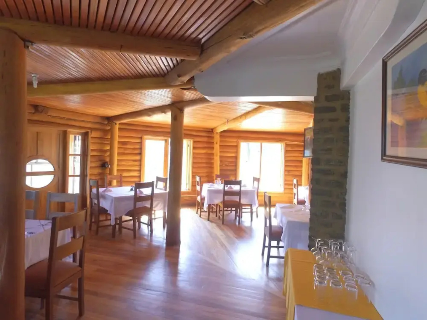 Trackers Safari Lodge Bwindi