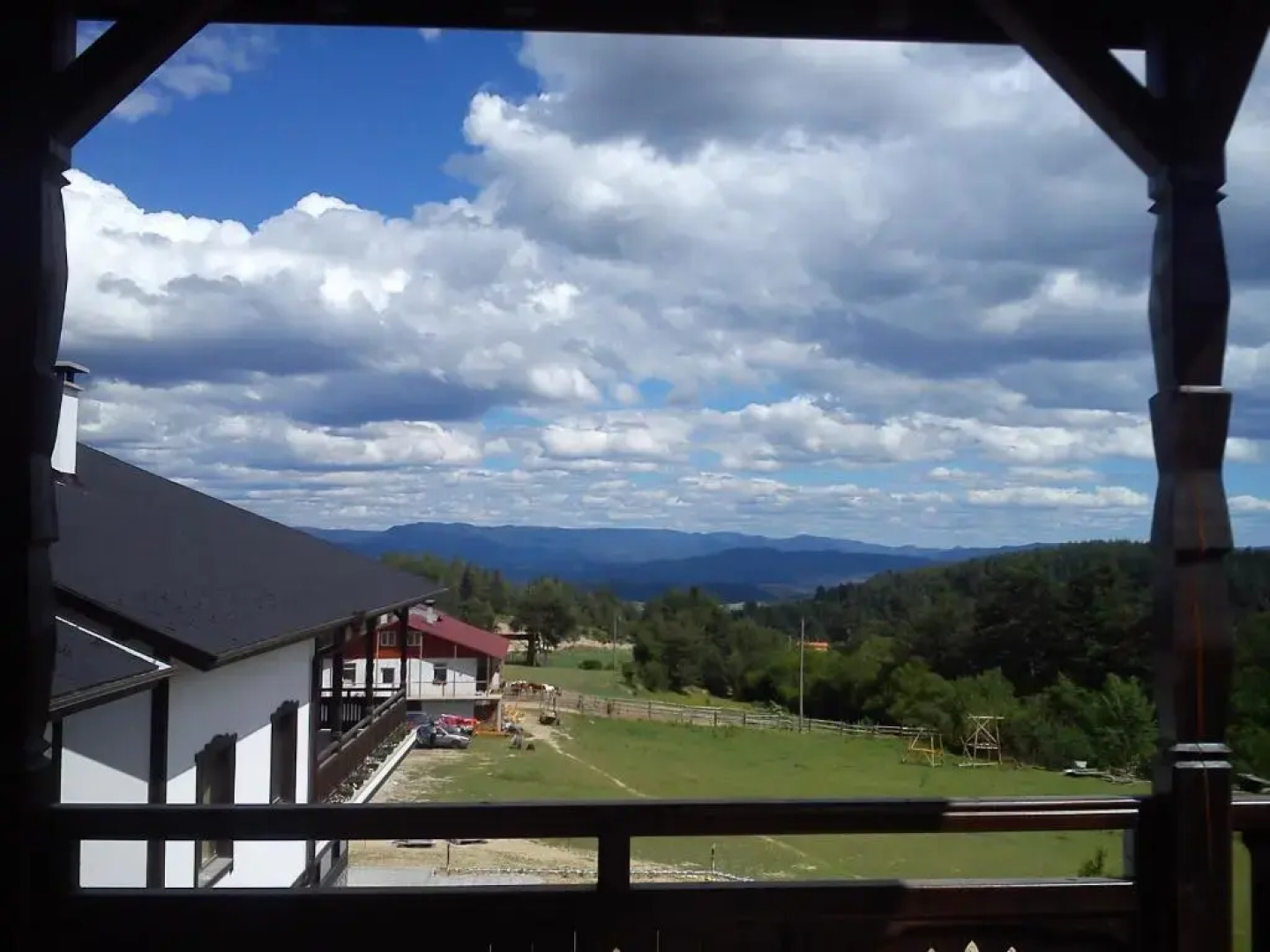 Rusaliite Adventure House