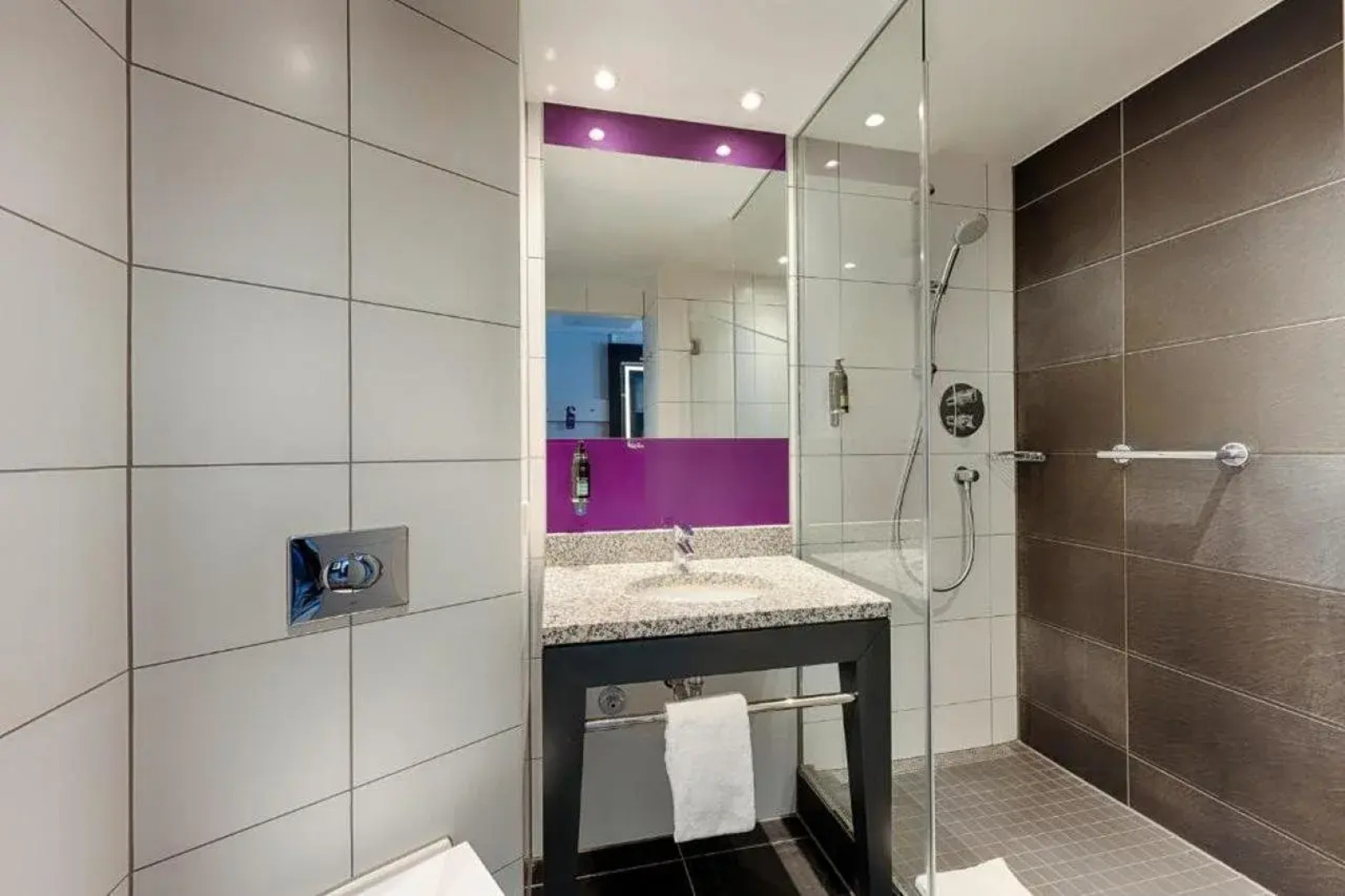 Отель Premier Inn Berlin Alexanderplatz