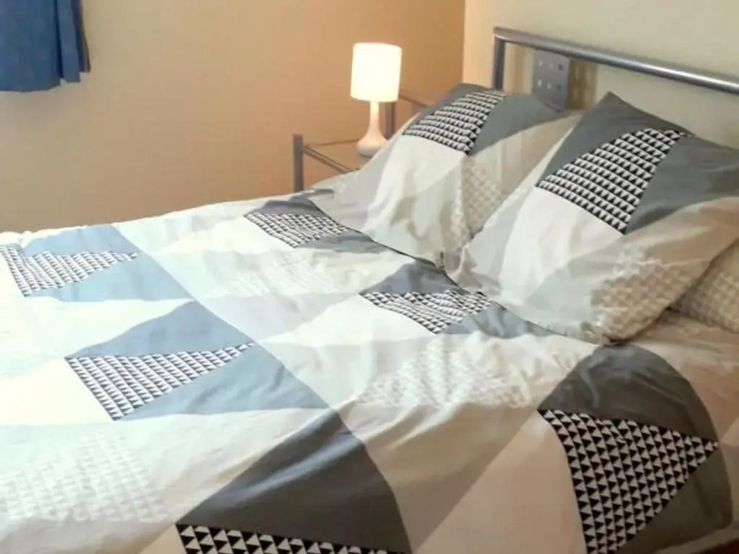 Gîte Bourbon-l'Archambault, 4 pièces, 6 personnes - FR-1-489-87