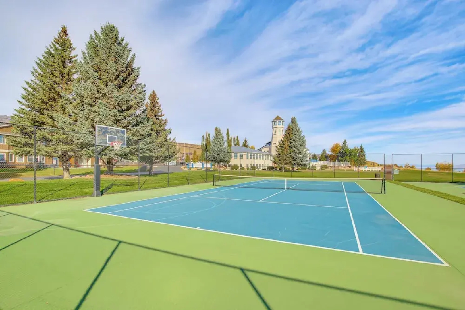 Spacious Garden City Townhome w/ Lake Views!