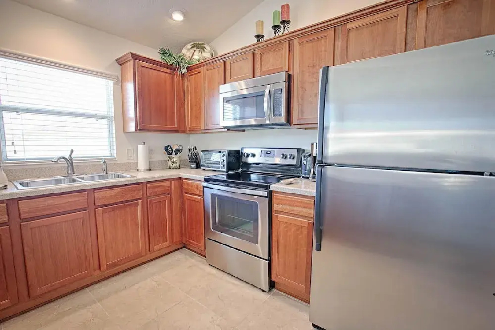 Amberly Court Home 3 Bedroom by The VIR Group