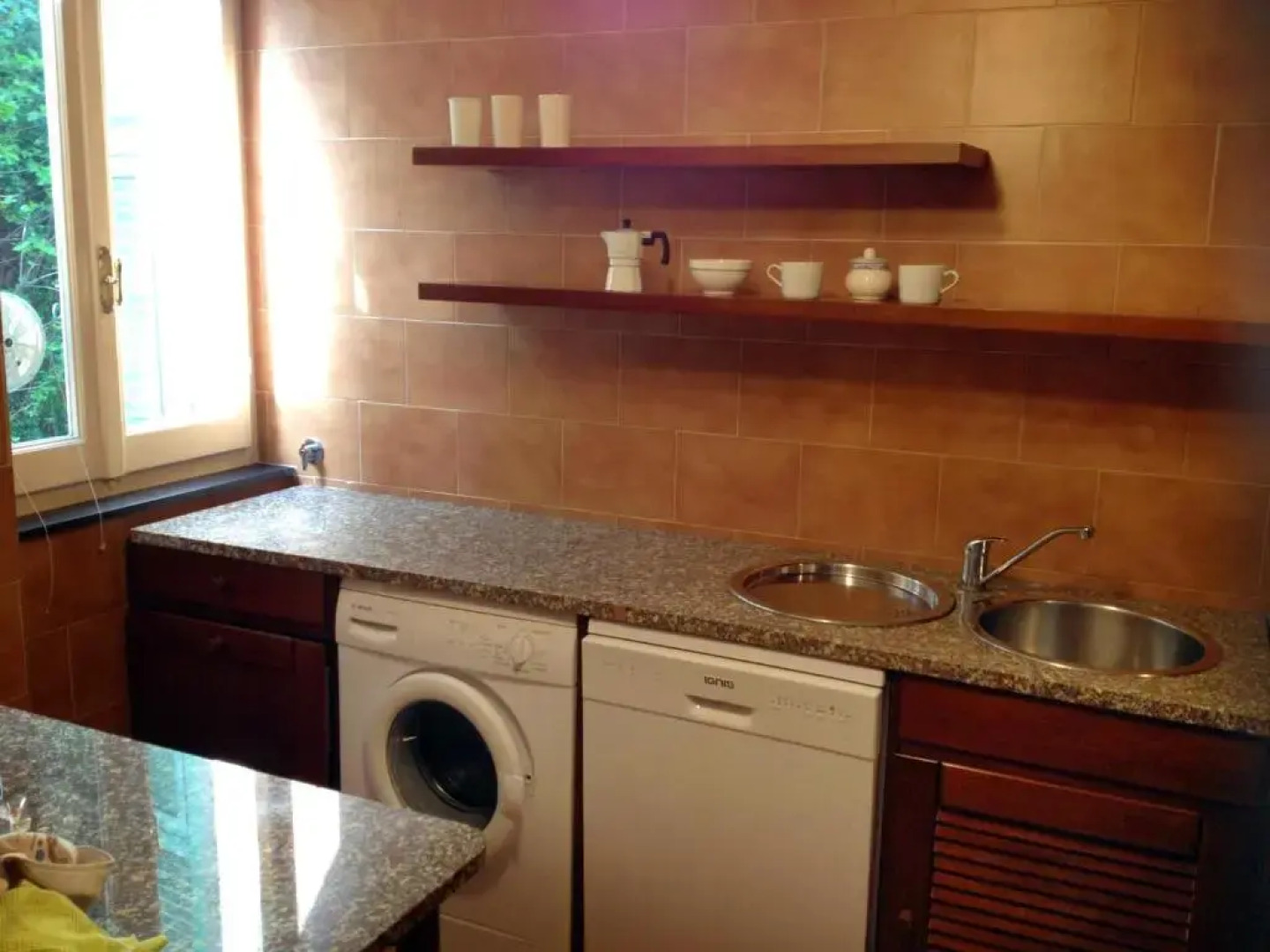 Large Apartment (3 bedrooms - 2 bathrooms), 50 meters from the beach