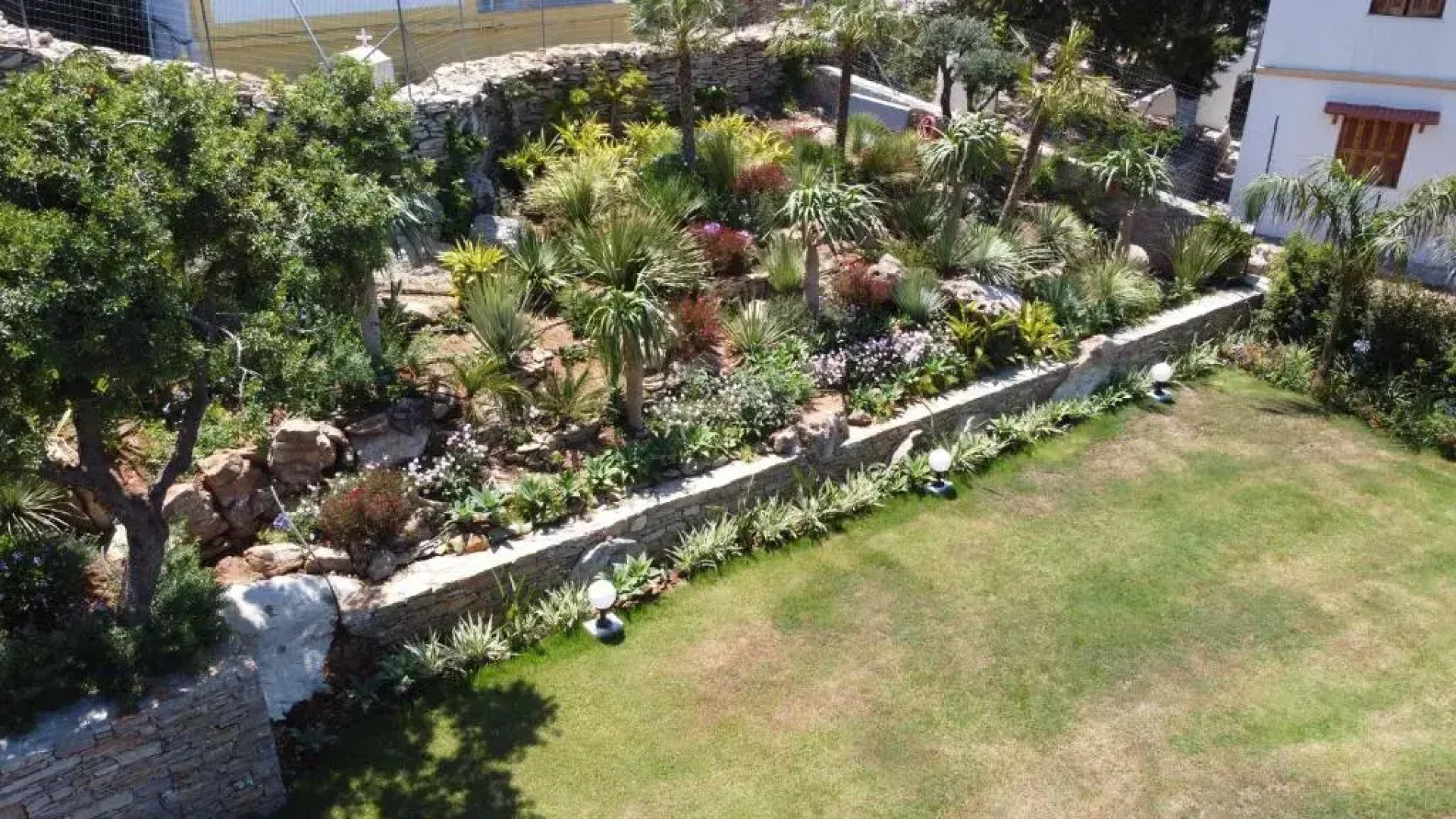 Niriides Hotel & Apartments