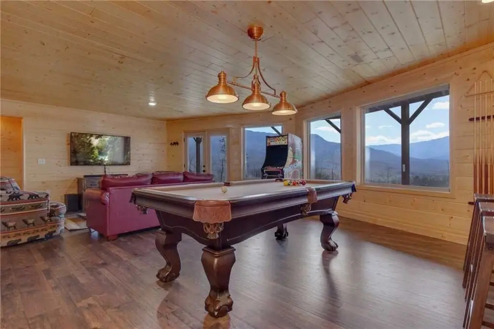 Eagles View - Four Bedroom Cabin