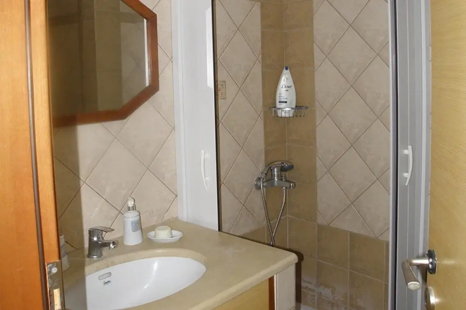 Melita 2-bed Apartment in Tris Ekklisies