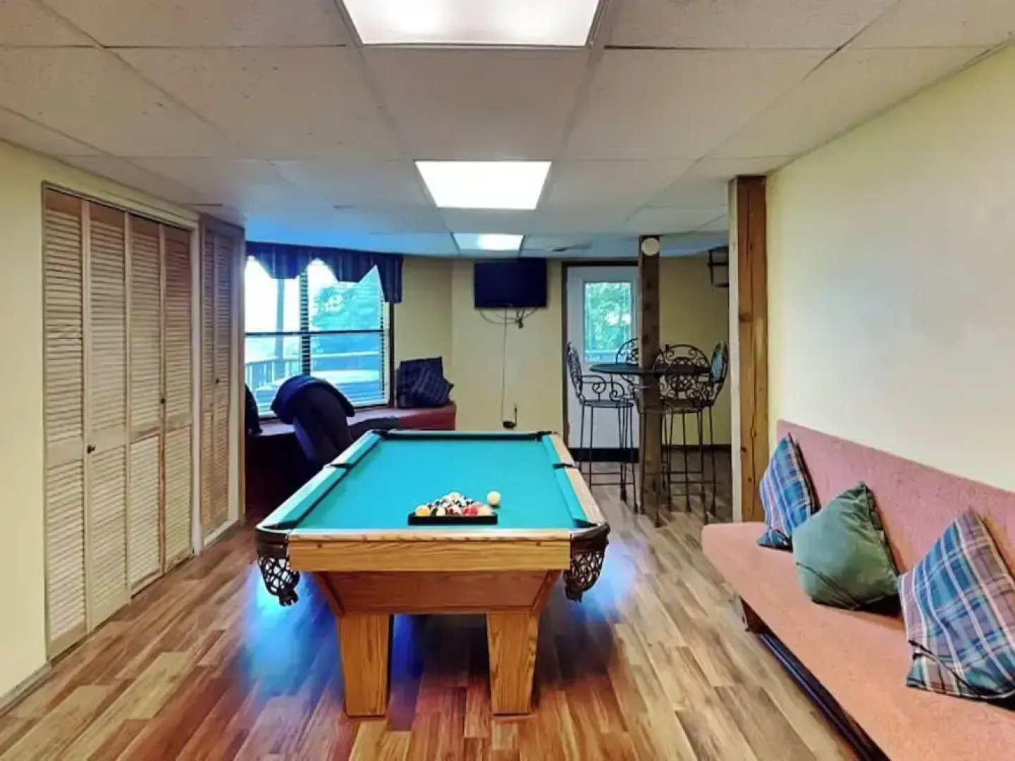 Smoky Mountain Dreams - Three Bedroom Cabin