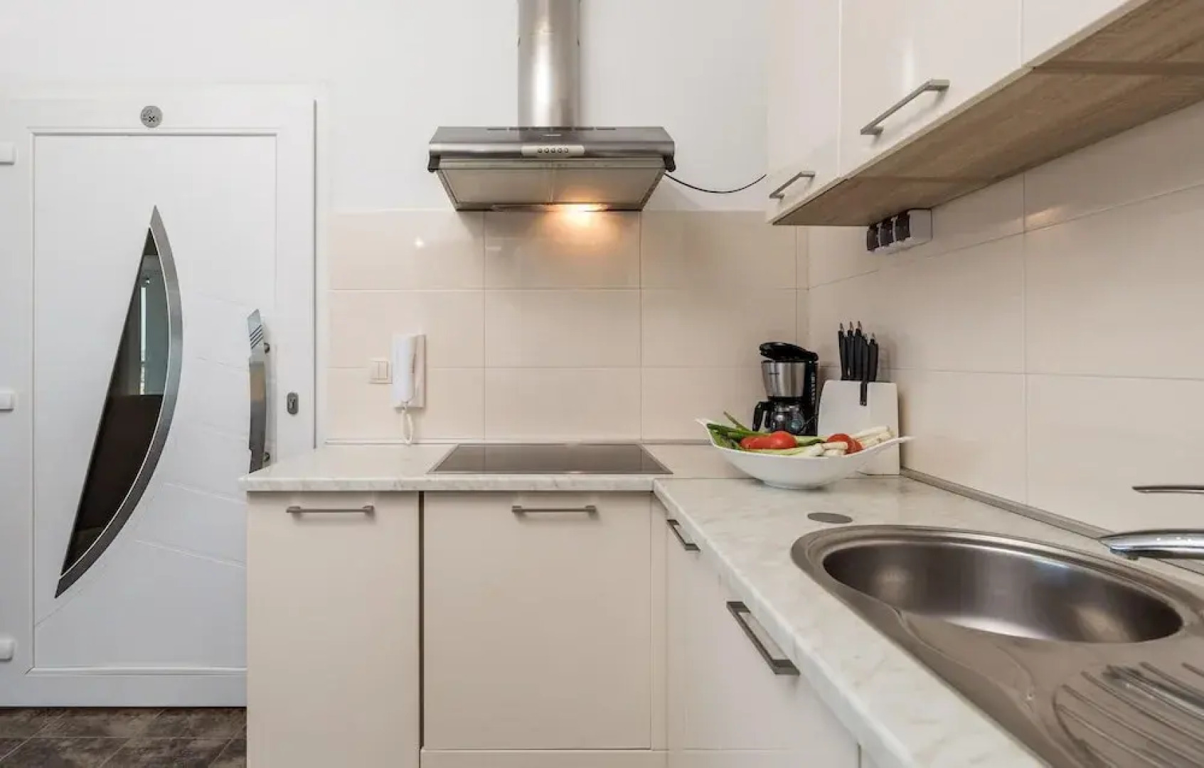 Nice Home in Vrh With Wifi and 2 Bedrooms