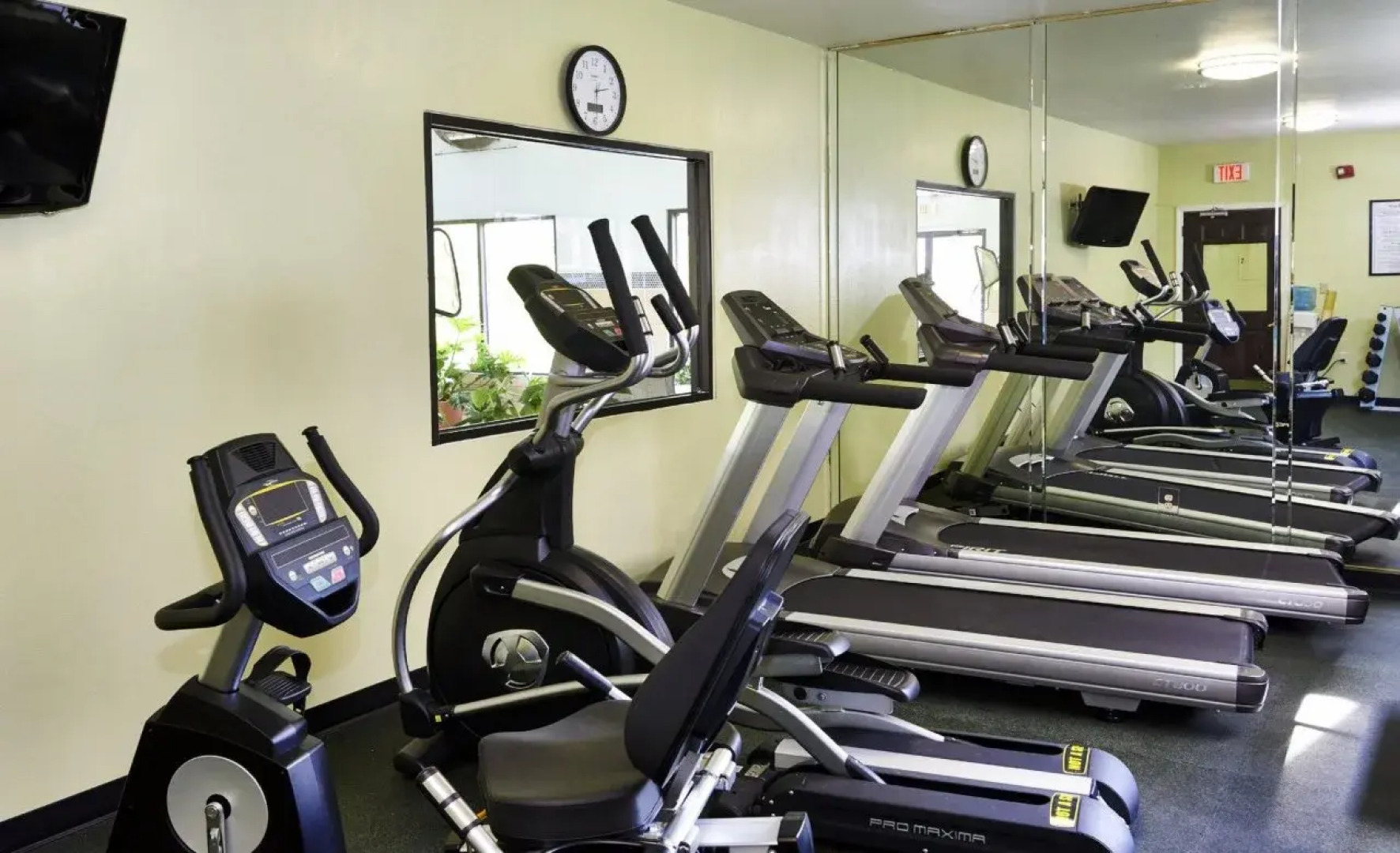 Holiday Inn Express & Suites Birmingham South - Pelham by IHG