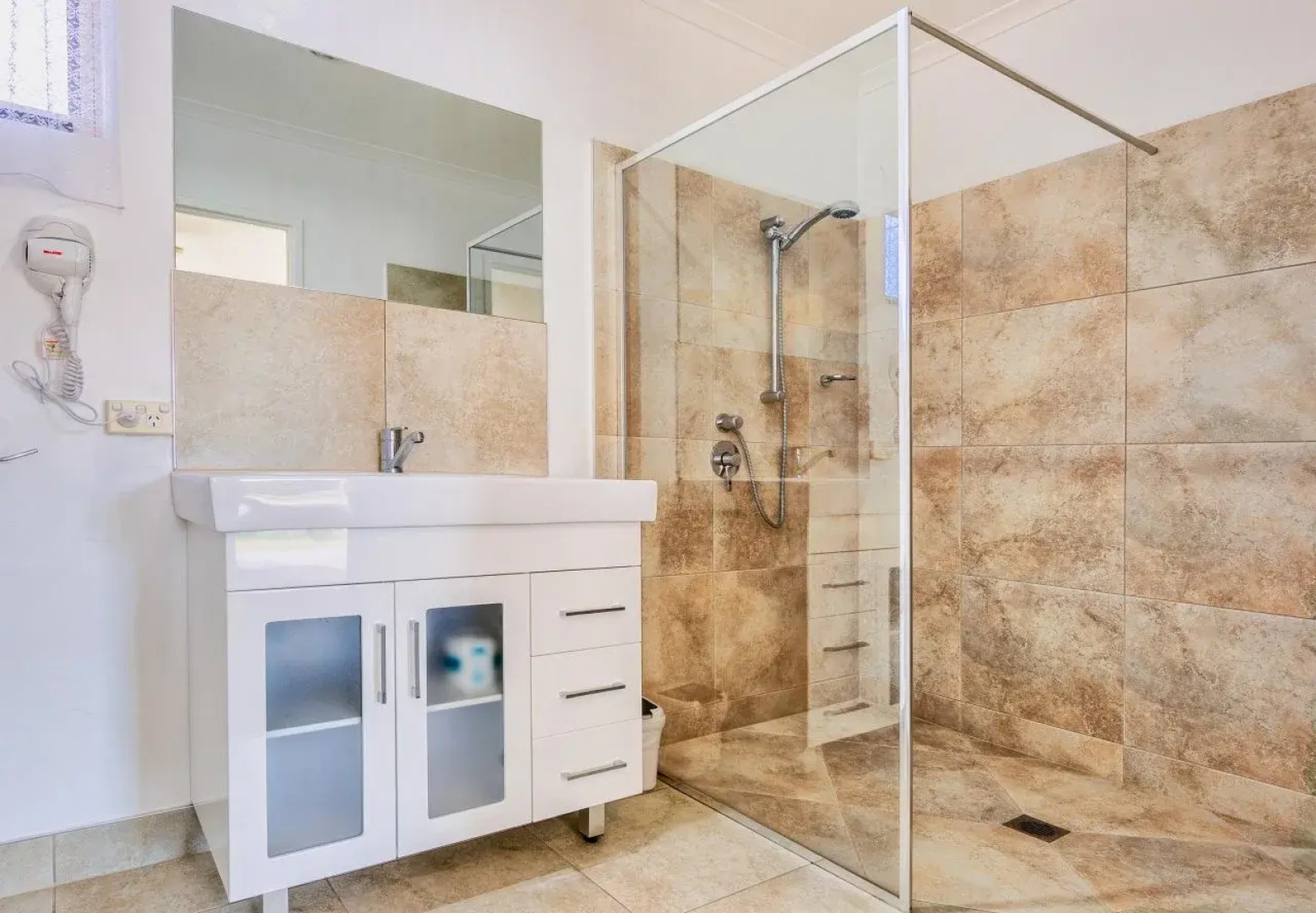 Wintersun Gardens Motel