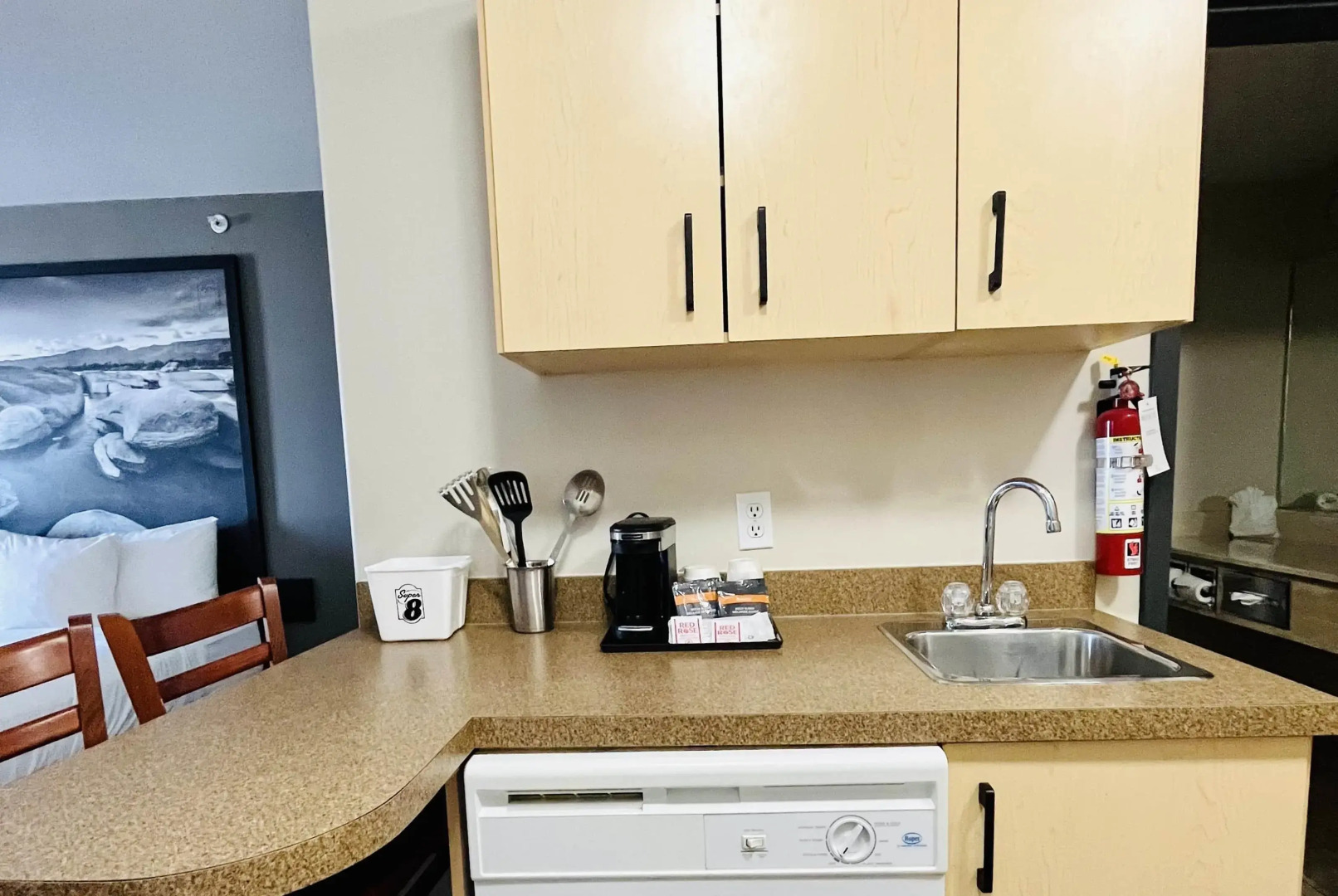 Super 8 by Wyndham Grande Prairie