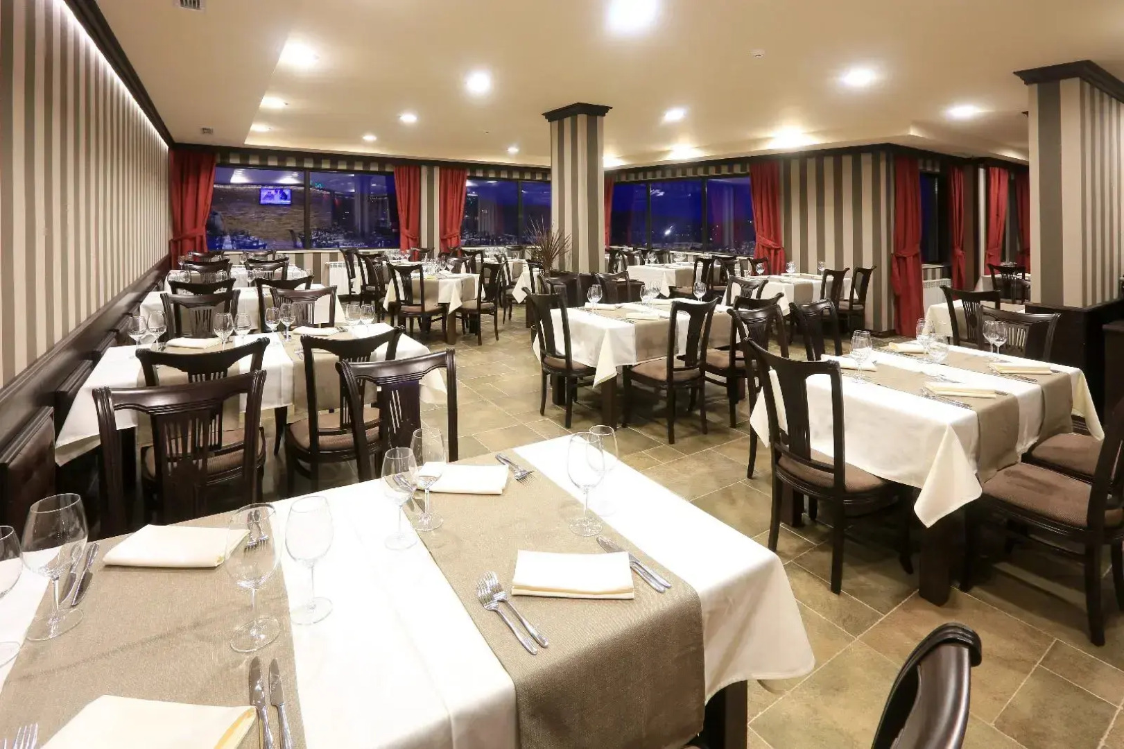 Royal Park Hotel and Apartments