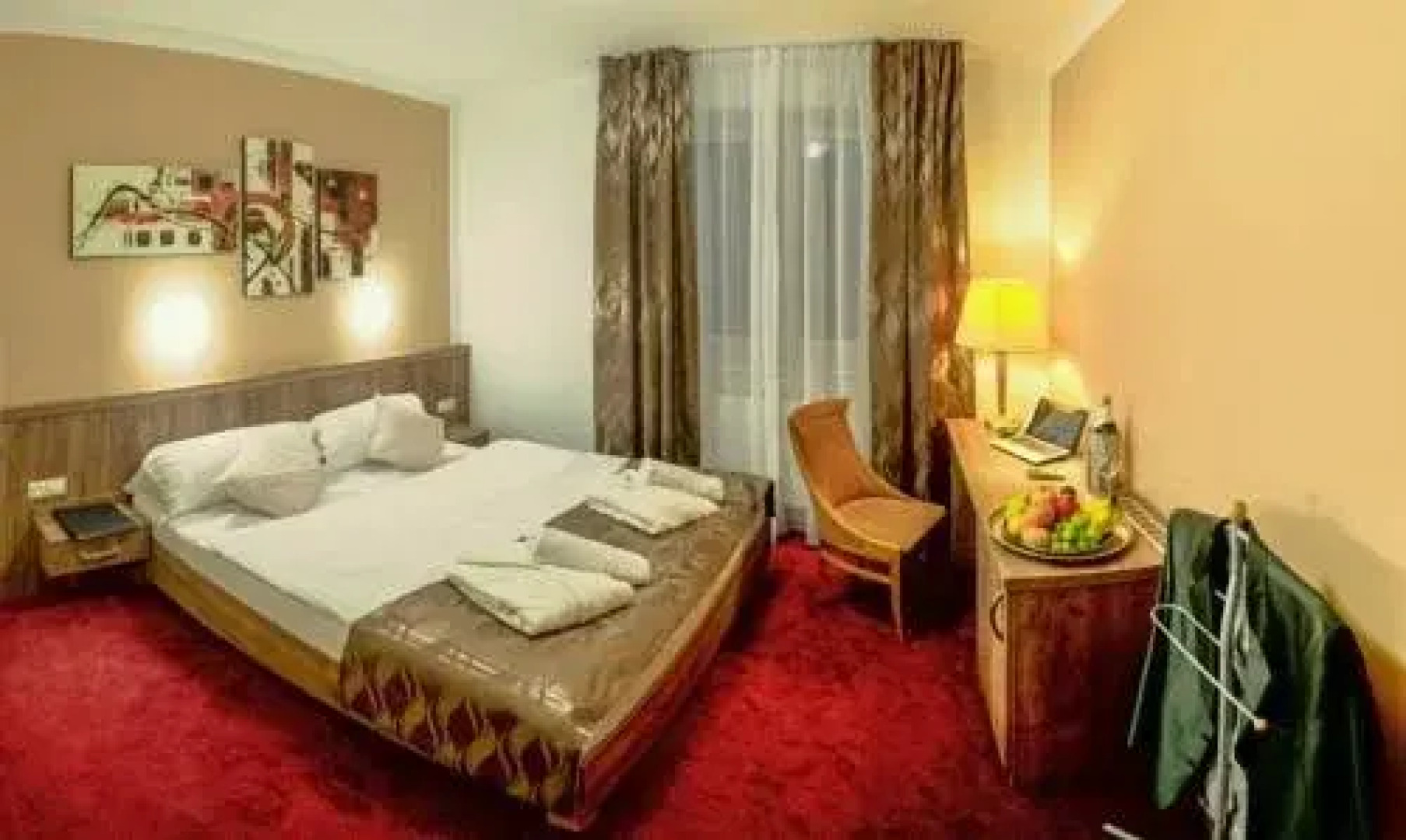 Wellness Hotel Hluboký Dvůr