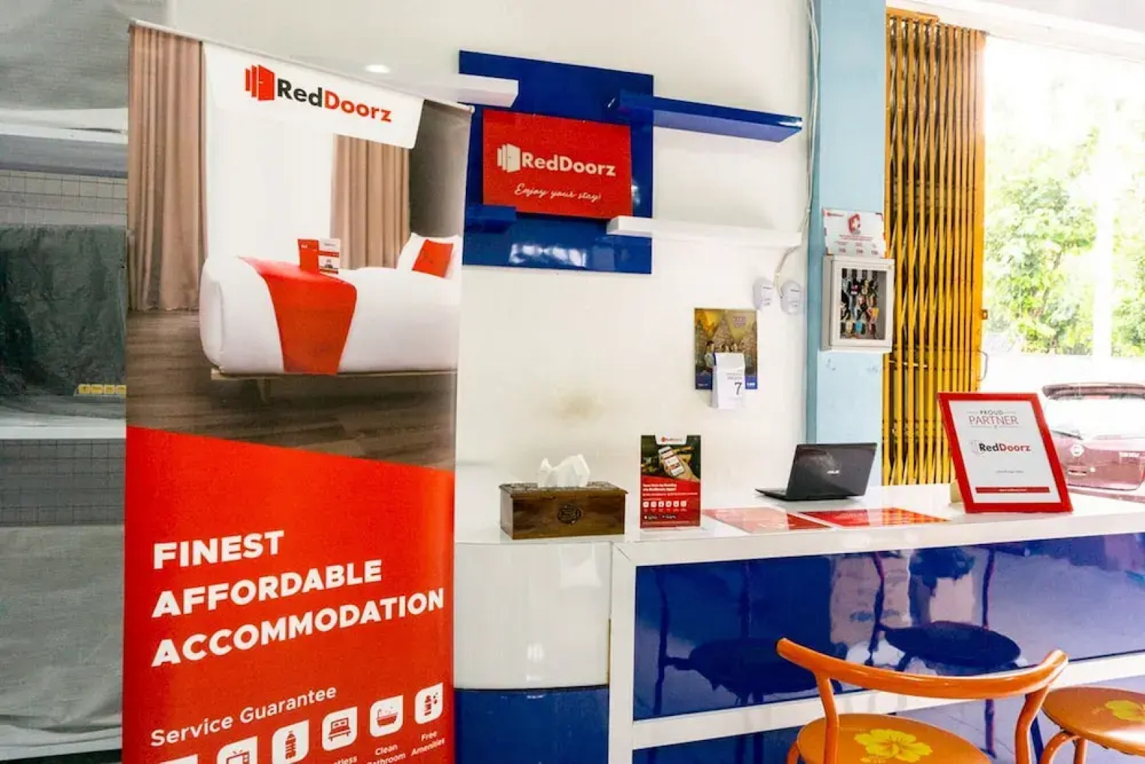 RedDoorz near Benteng Van Den Bosch