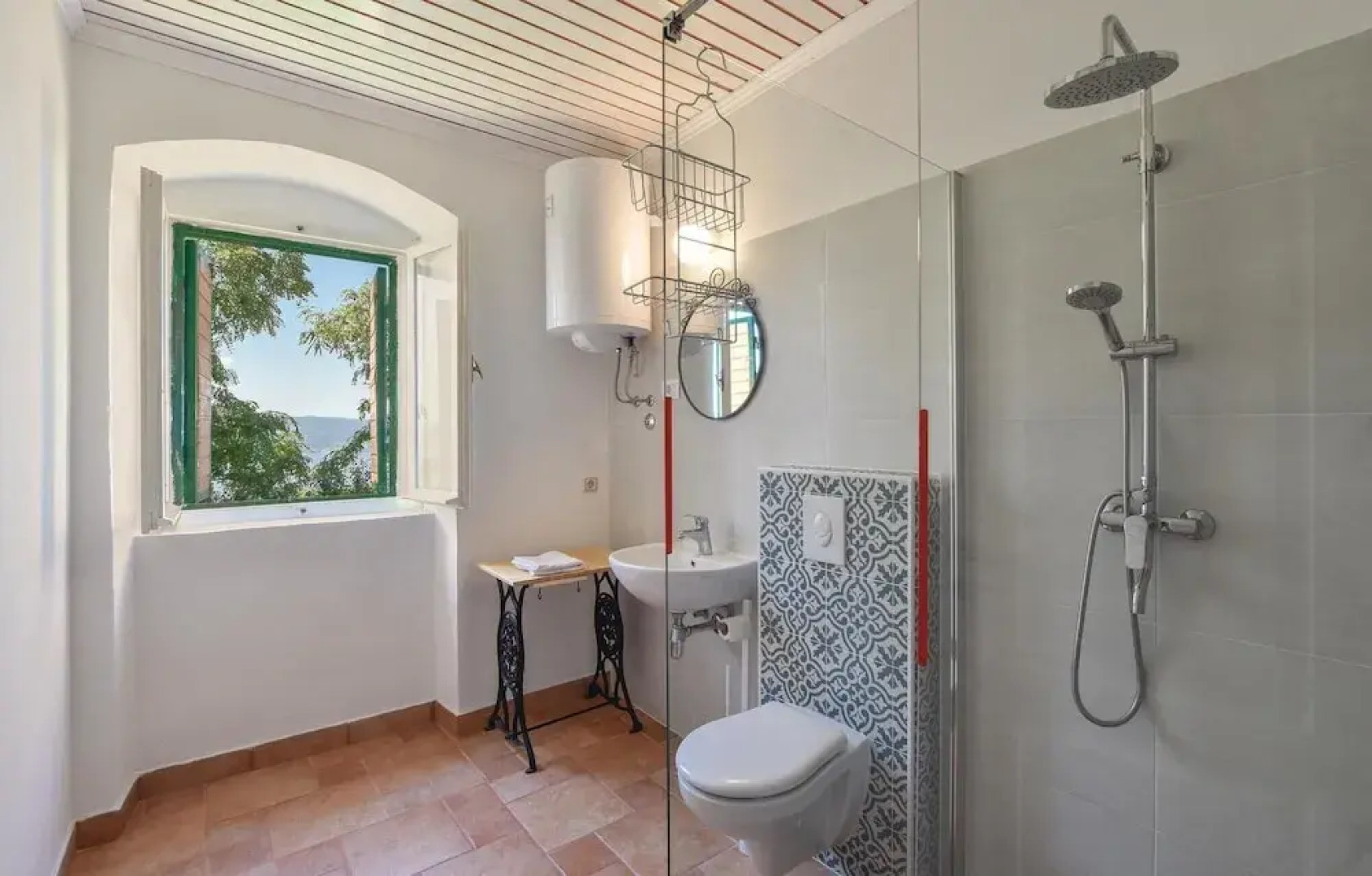 Beautiful Home in Duce With Wifi and 3 Bedrooms