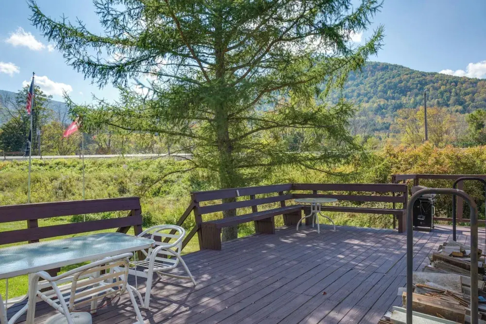 Hunter Hideaway w/ Yard & Deck: 3 Mi to Ski Slopes