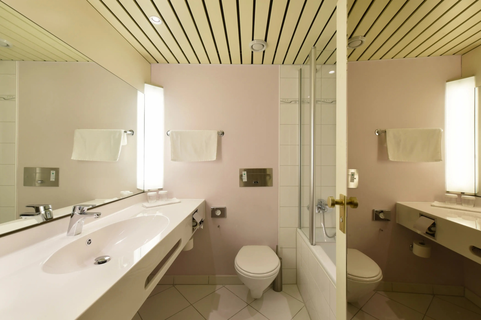 Отель The Q - Quadro City Hotel