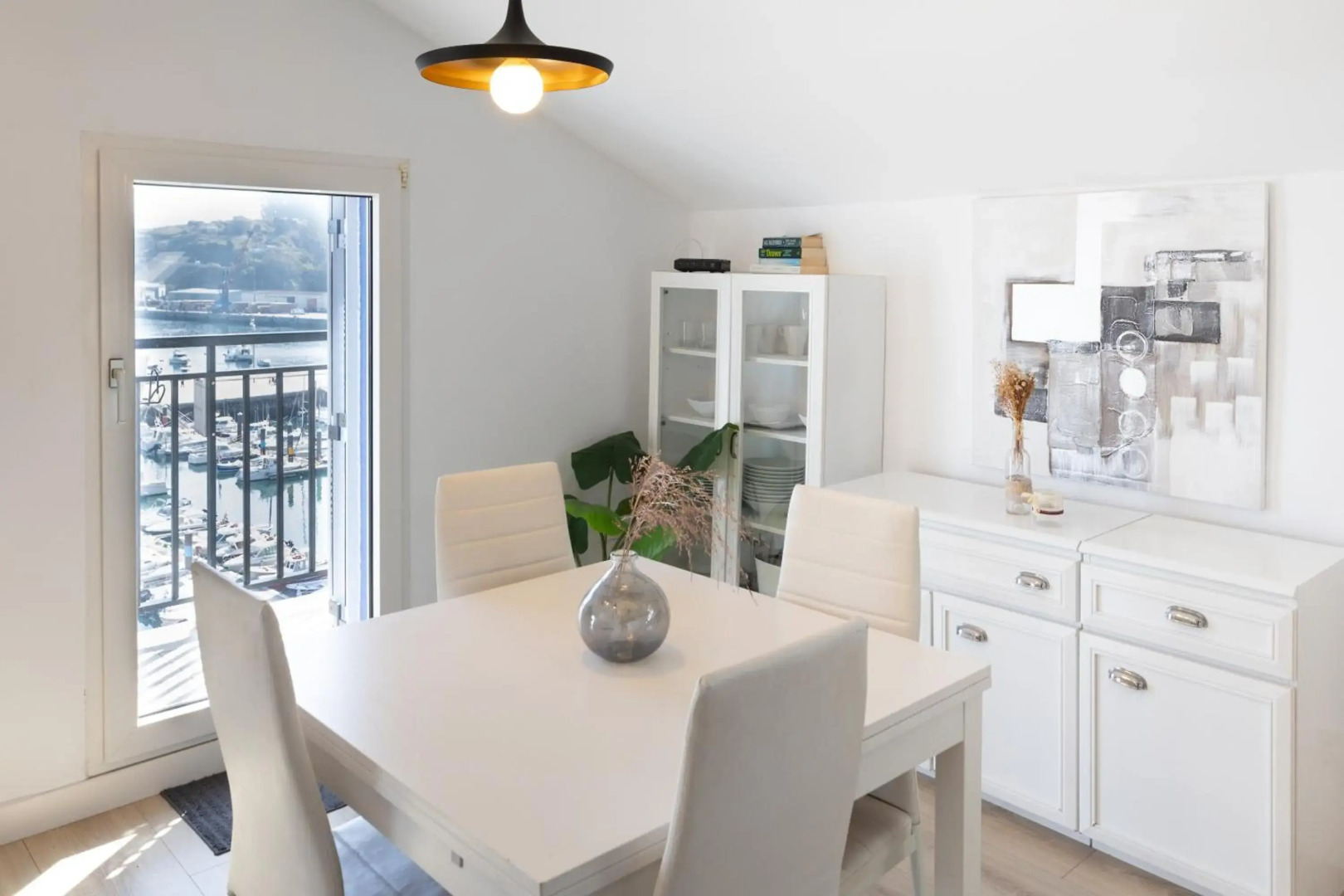 Torrontero con vistas al mar