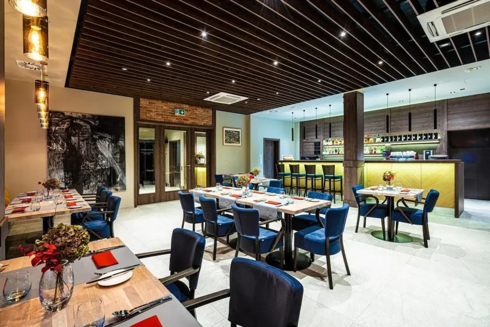 Sezony. Restauracja i Hotel