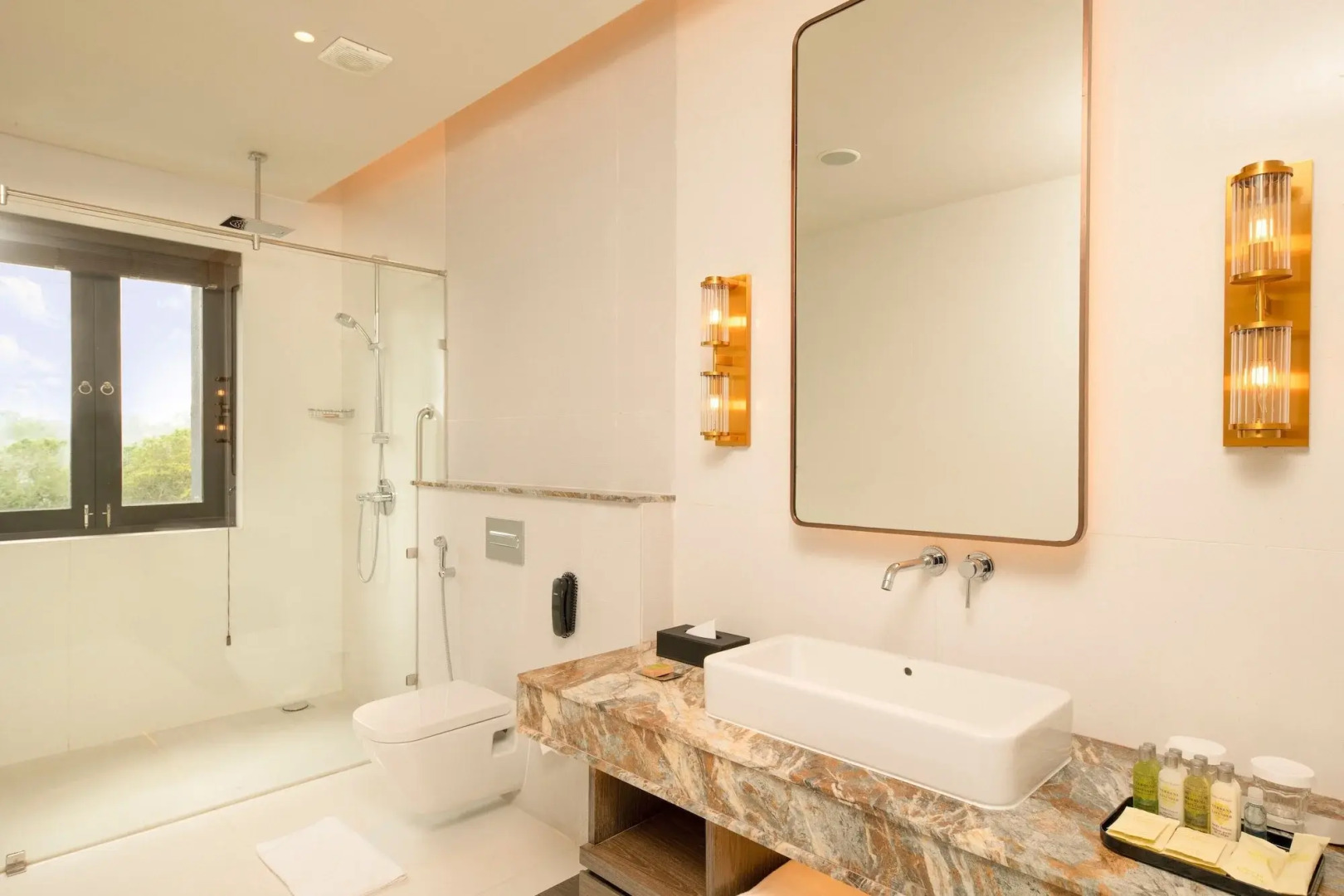 DoubleTree by Hilton Weerawila Rajawarna Resort