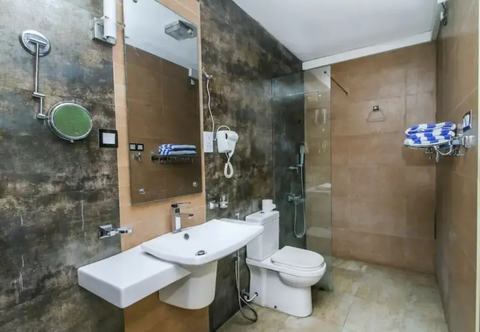 OYO 471 Randiya Hotel