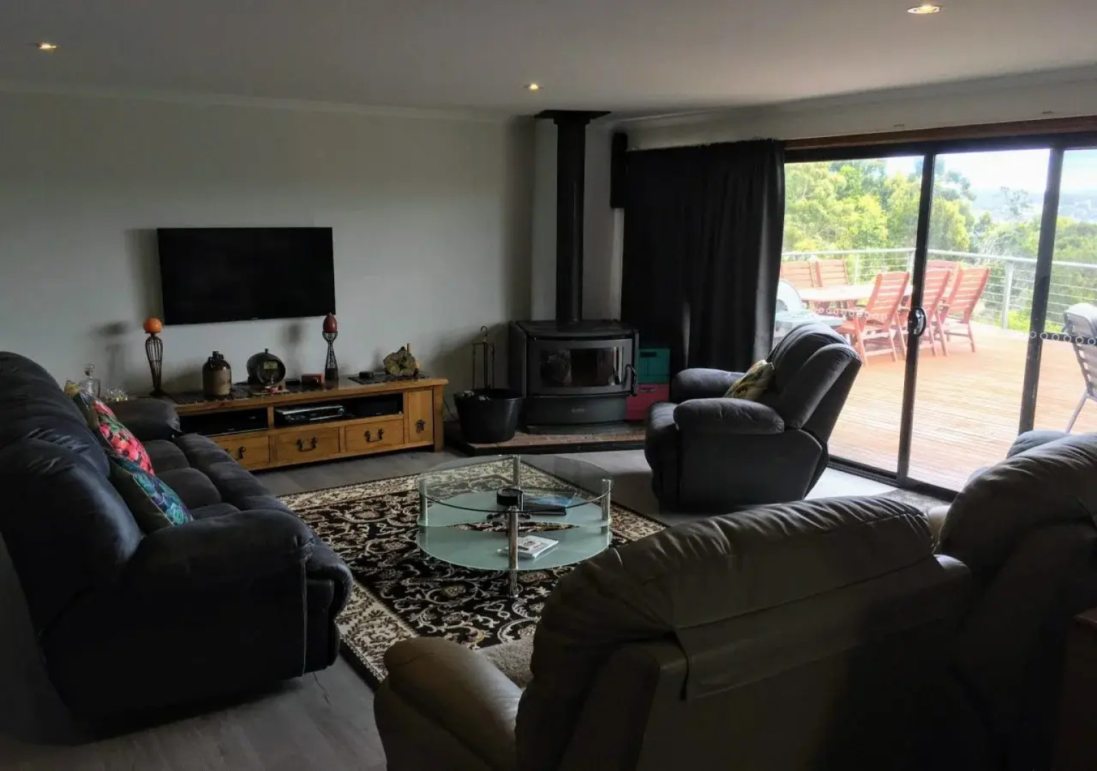 Storm Bay Guest House & Cottage