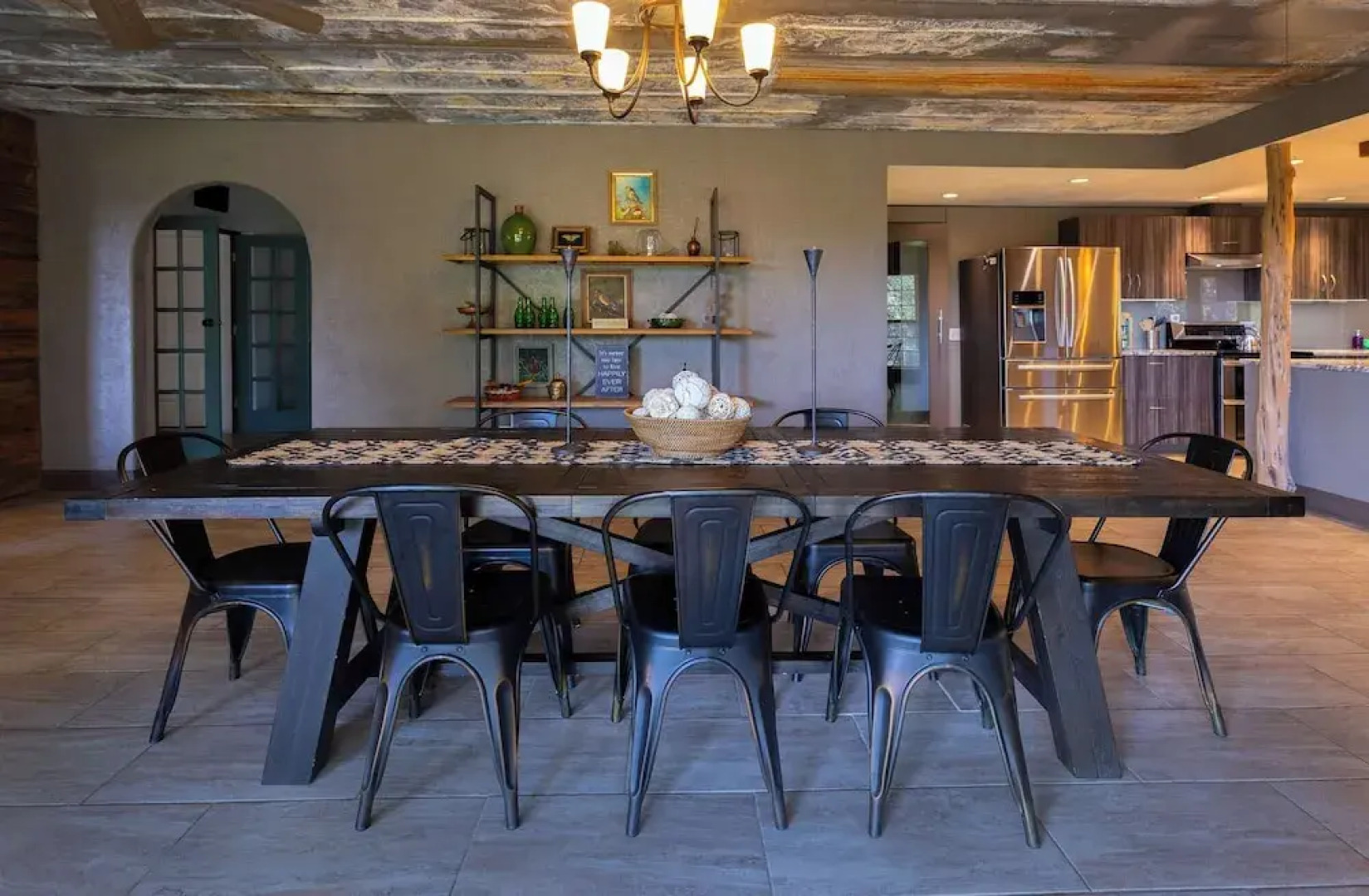 Willie's Hill Country Hideaway - Stay for 8 With Hot Tub & Fire Pit