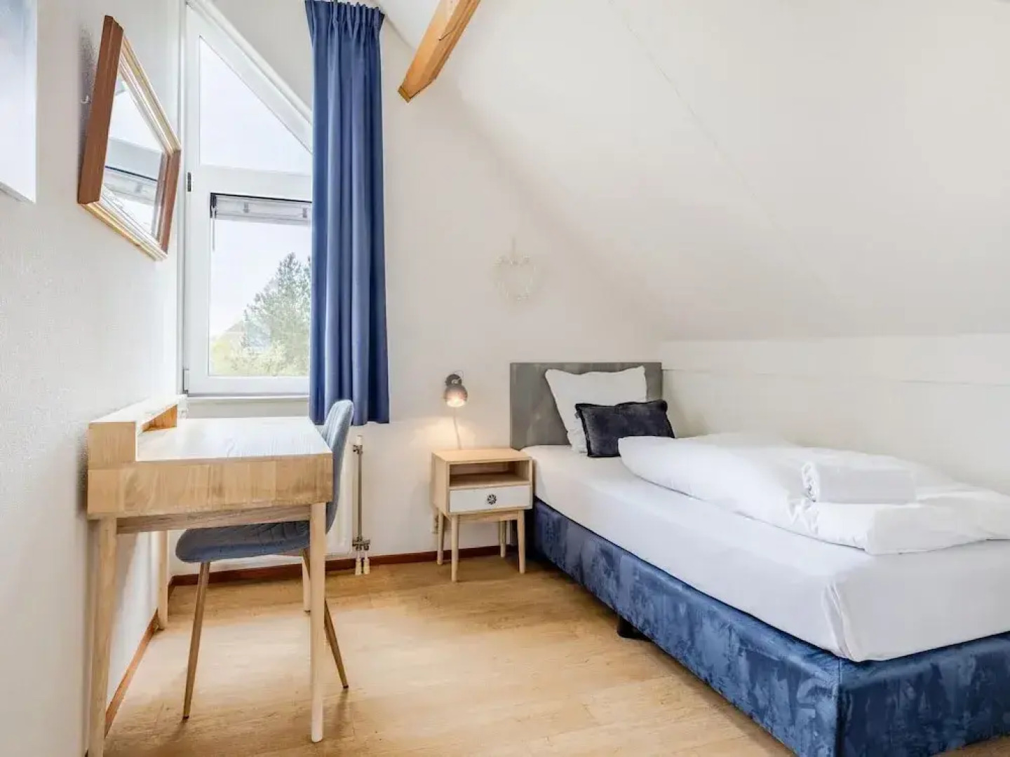 Well Furnished Villa With Garden Near the Beach