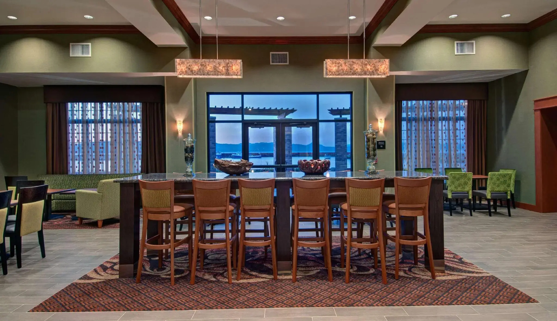 Hampton Inn and Suites Astoria