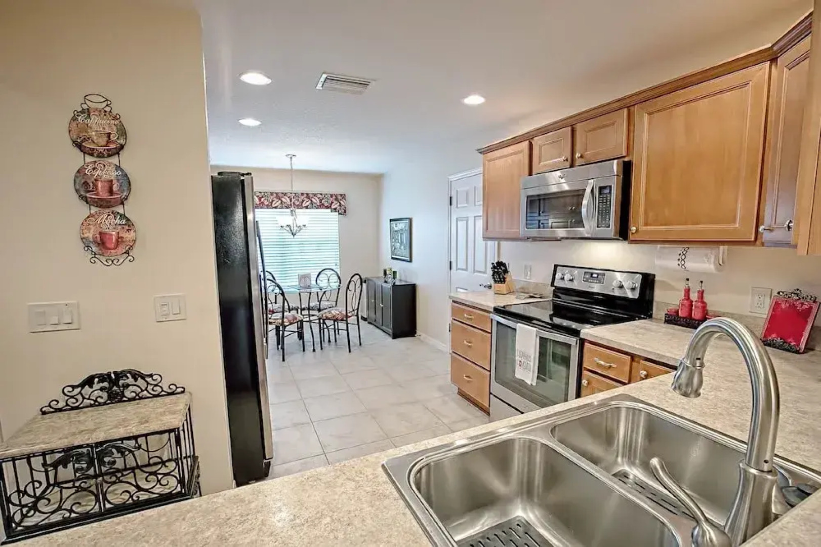 Enisgrove Way Home 3 Bedroom by The VIR Group