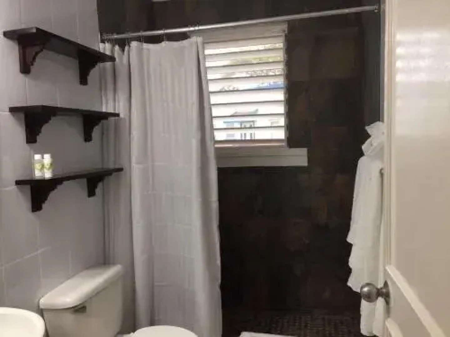 Point Village Beach Studios & Suites