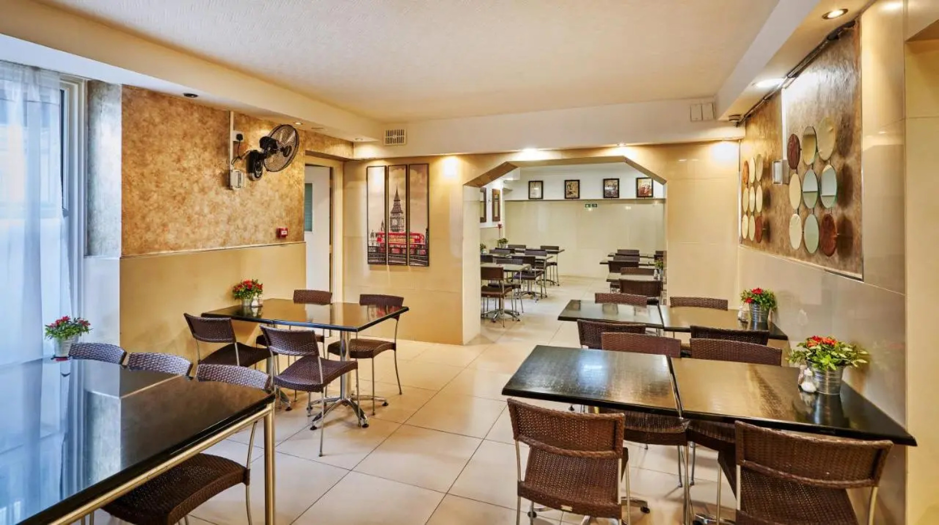 Huttons Hotel, Victoria London