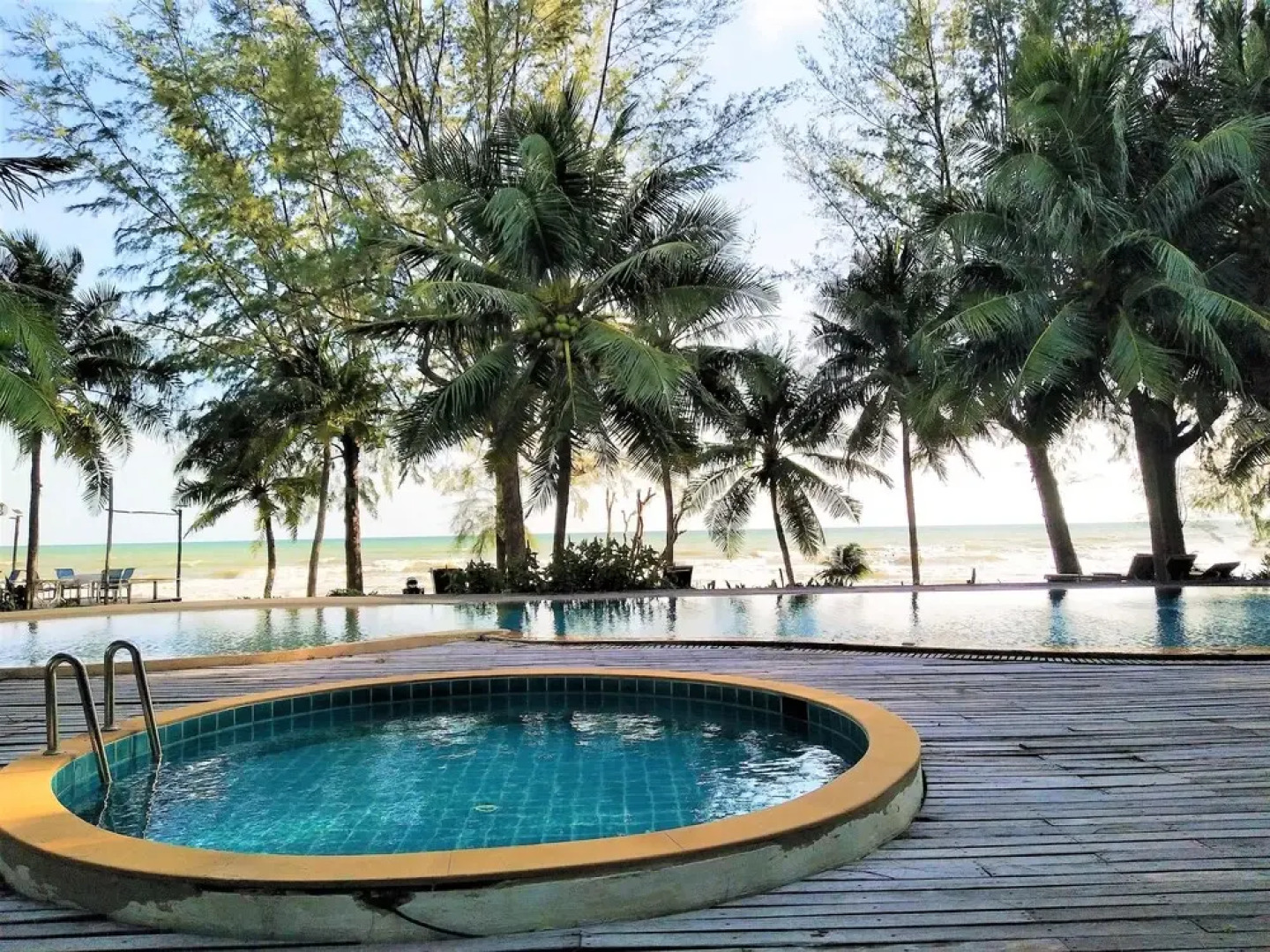 Chivaree Hotel And Resort