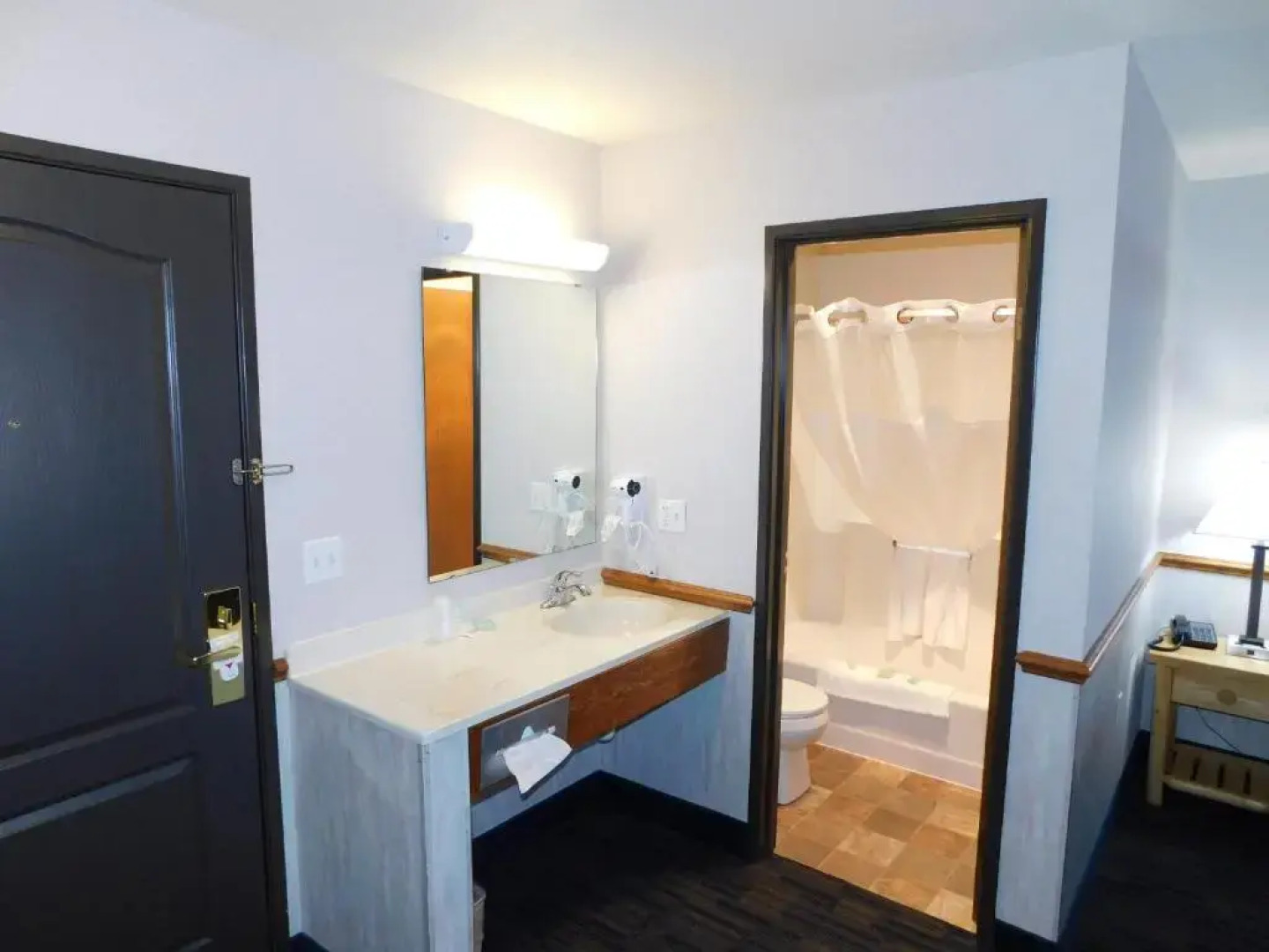 Northwoods Best Inn (ex.Americas Best Value Inn Chetek)