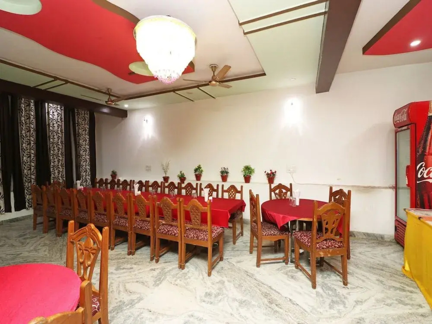 Oyo 22015 Hotel Lakshya Palace