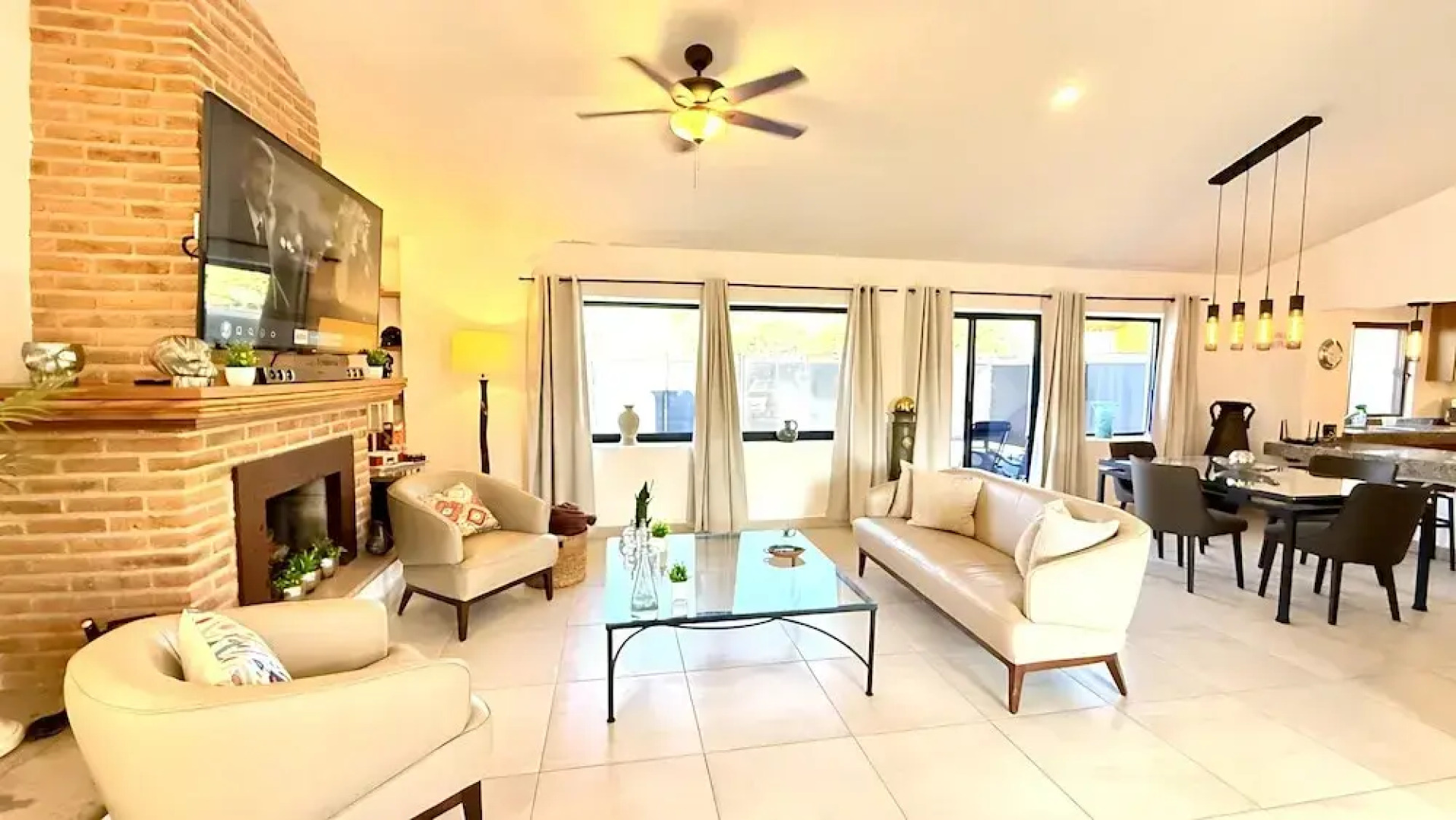 Ajijic Modern 1 Bedroom Home -walk To Everything -patio -gym -pickleball Court