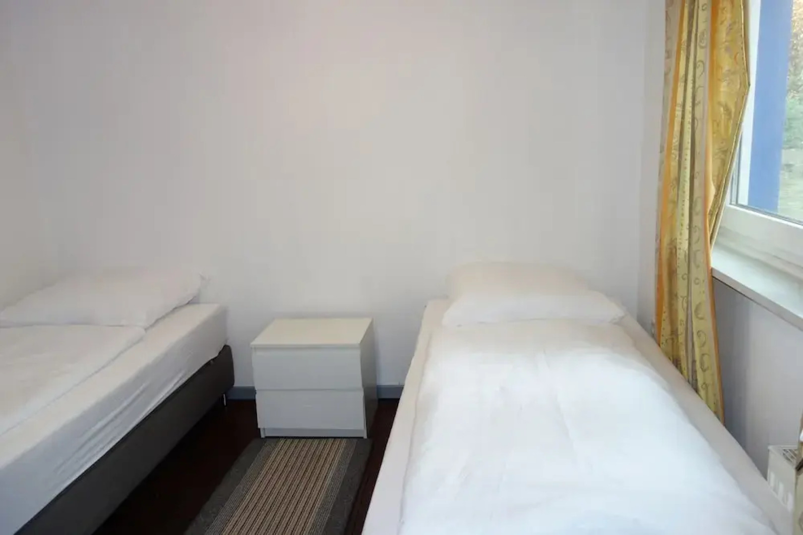 Tolstov-Hotels Large 3 Room Apartment with Garden