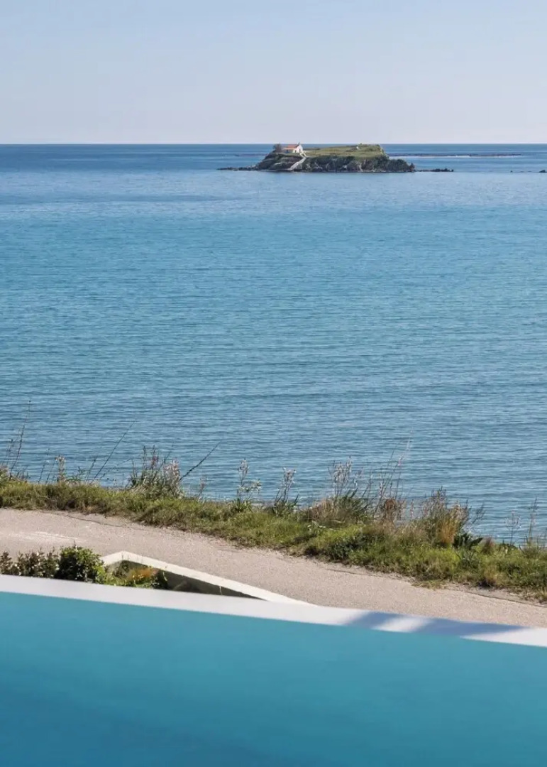 Luxurious Seafront Villa Karystos