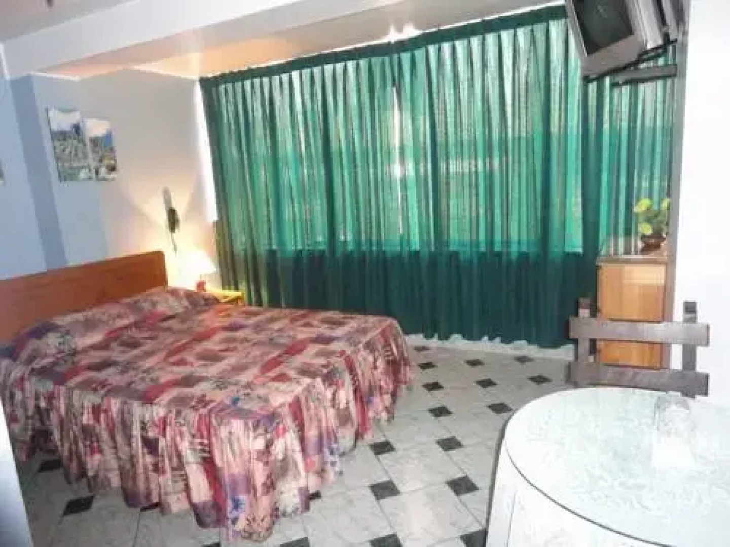 Residencial Aloja Inn