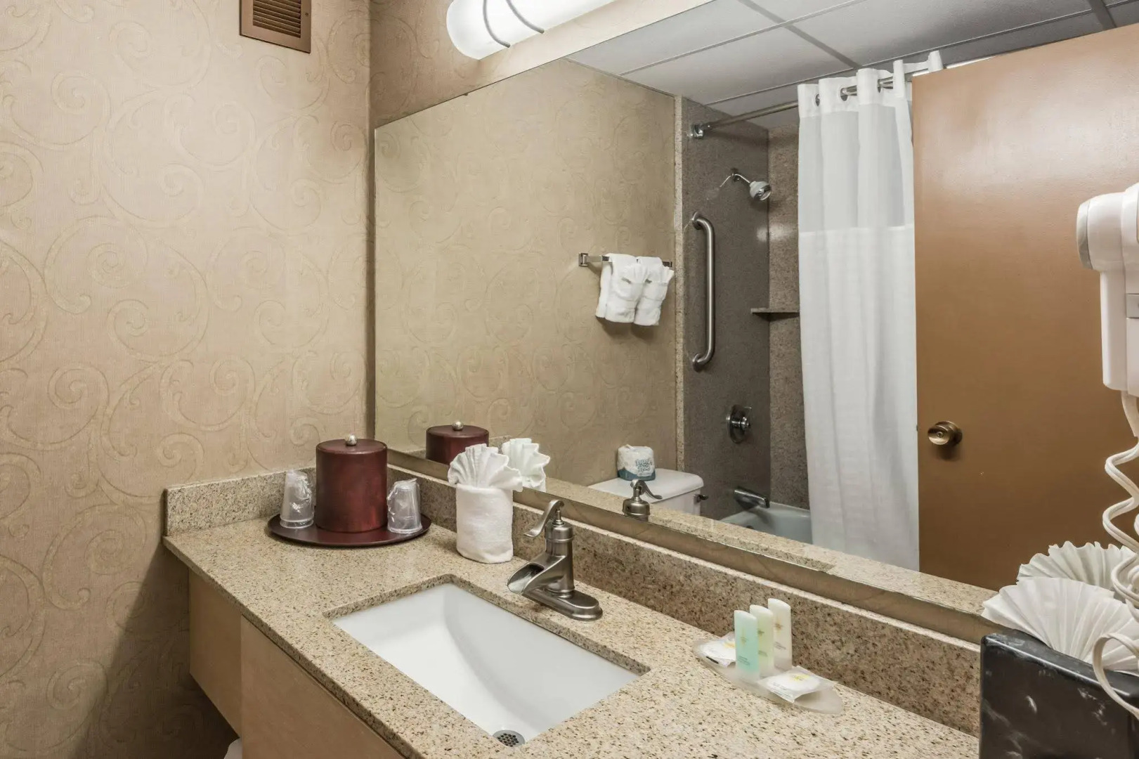 Comfort Inn & Suites Omaha Central